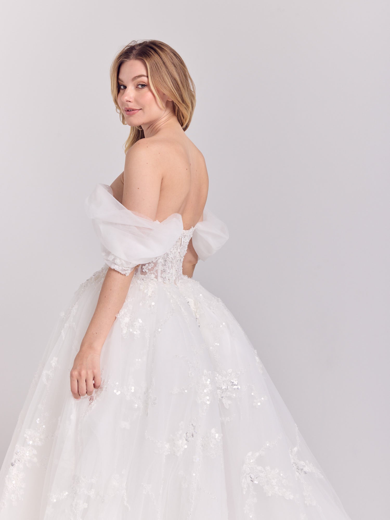 What Defines Couture-Level Craftsmanship in Modern Bridal Gowns